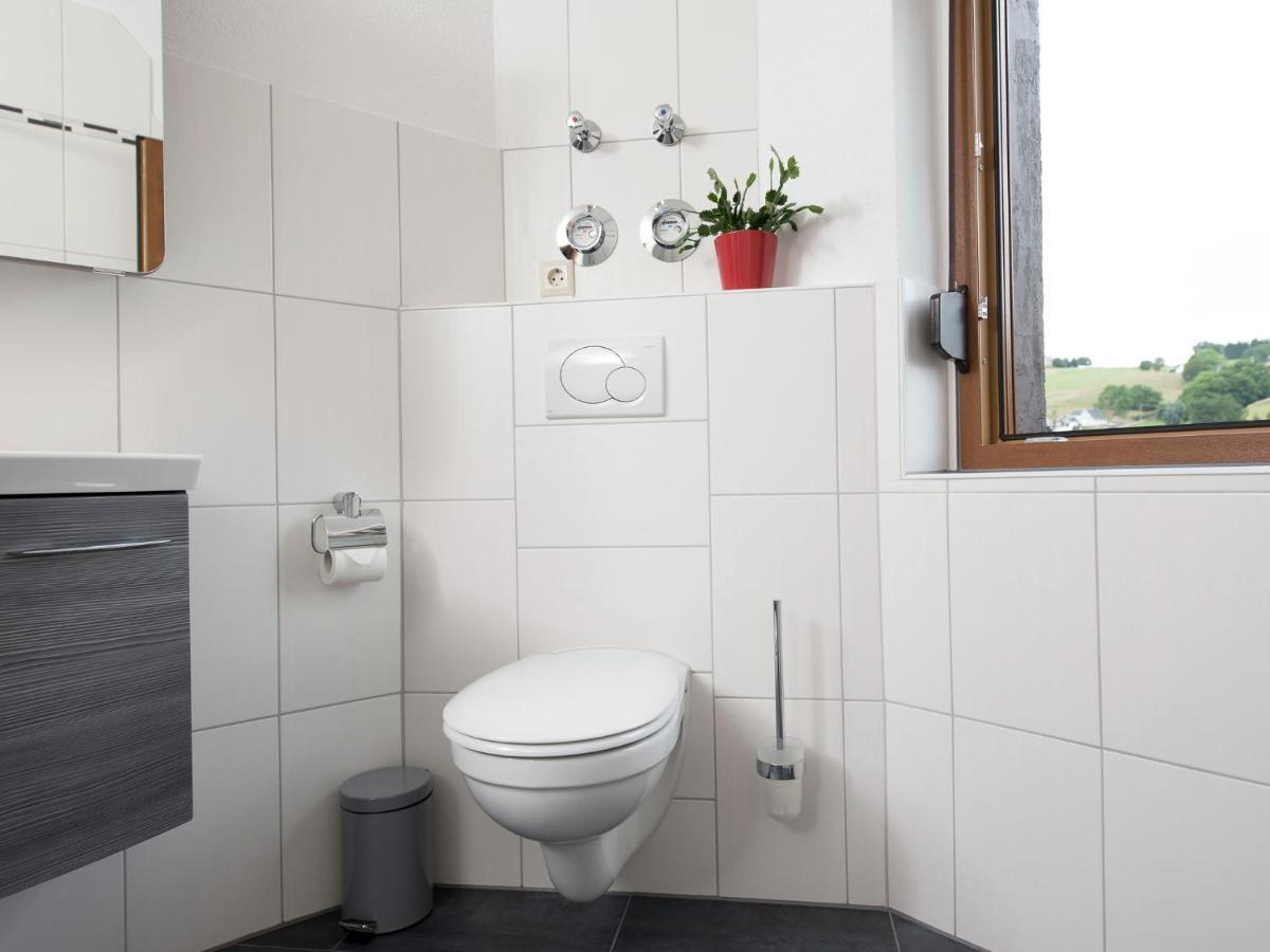 Cozy Apartment In Ore Mountains With Balcony Breitenbrunn  Ruang foto