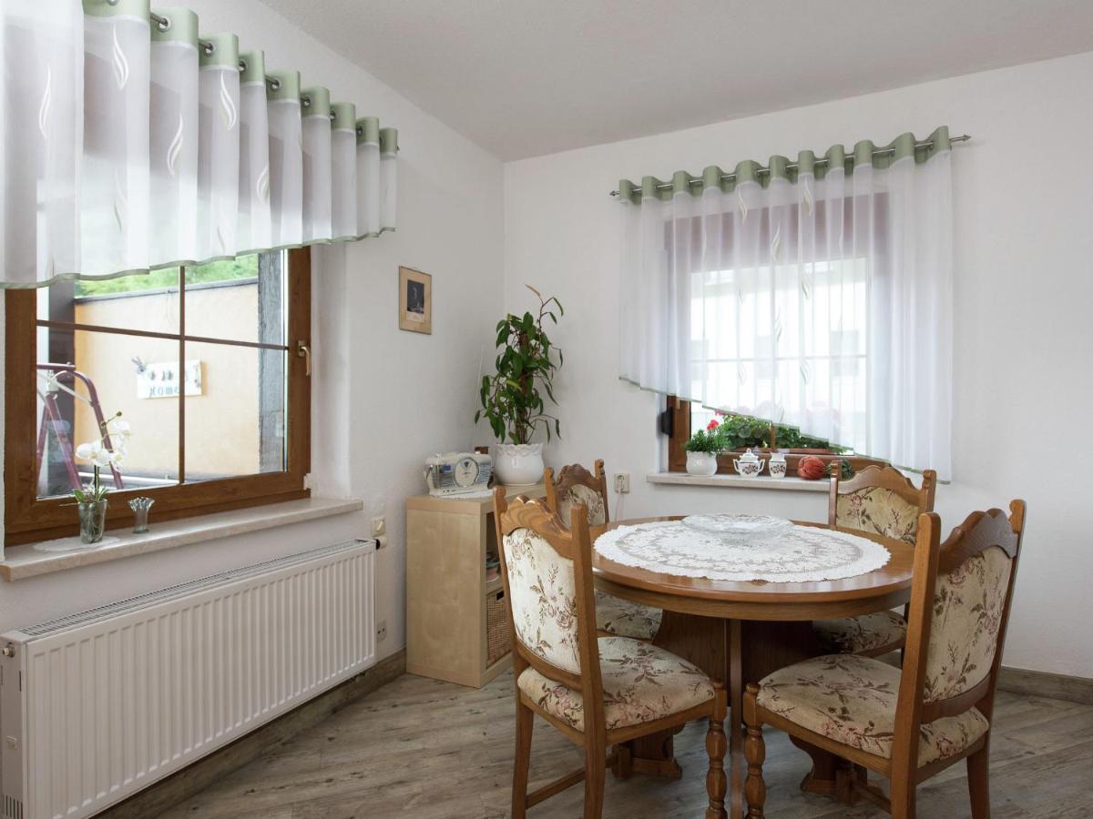 Cozy Apartment In Ore Mountains With Balcony Breitenbrunn  Bagian luar foto
