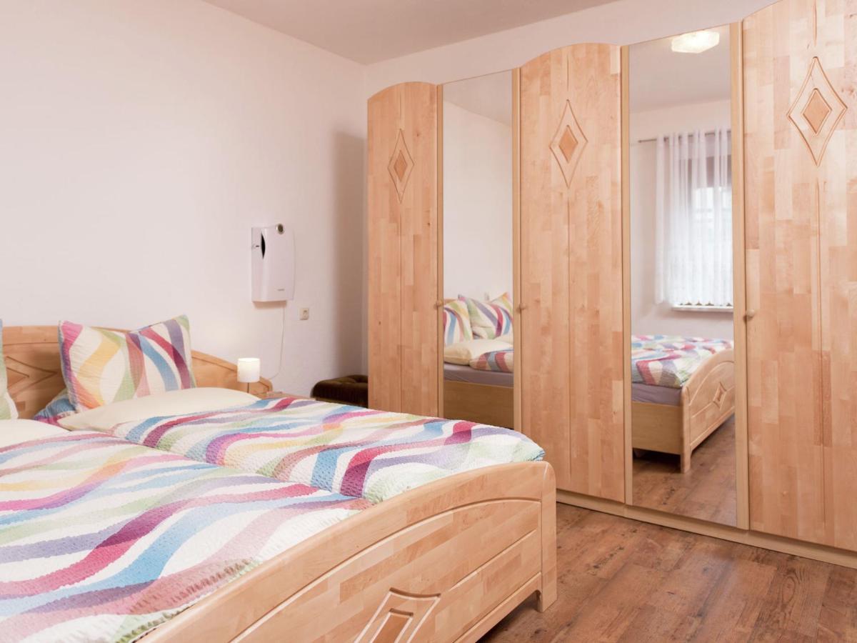 Cozy Apartment In Ore Mountains With Balcony Breitenbrunn  Bagian luar foto